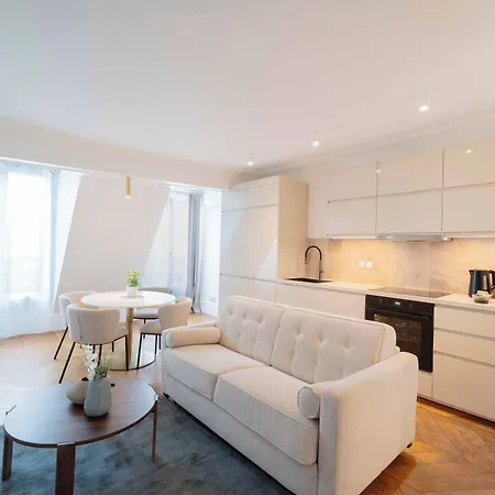 Quartier Libre Madeleine Aparthotel 4*